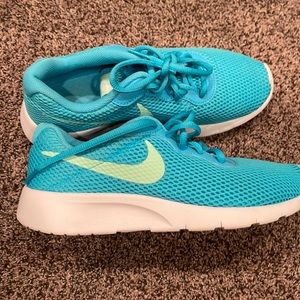 Girls nike shoes